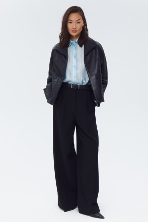 куртка из натуральной кожи фотография