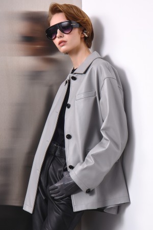 куртка из натуральной кожи фотография