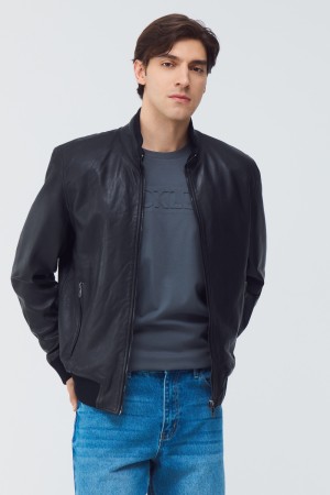 куртка из натуральной кожи фотография