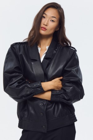 куртка из натуральной кожи фотография