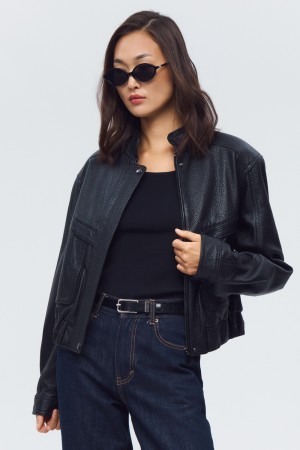 куртка из натуральной кожи фотография