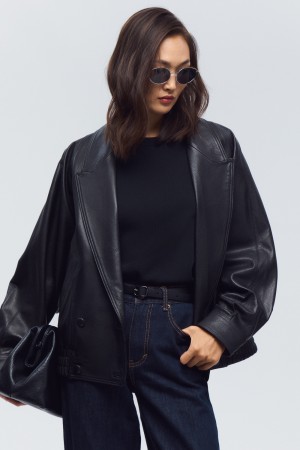 куртка из натуральной кожи фотография