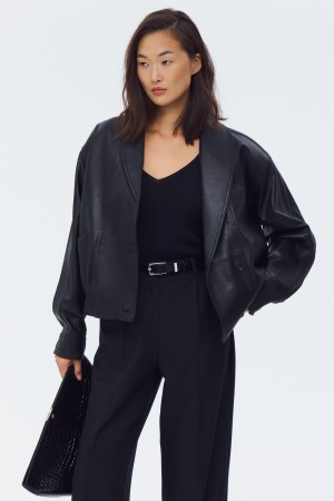 куртка из натуральной кожи фотография