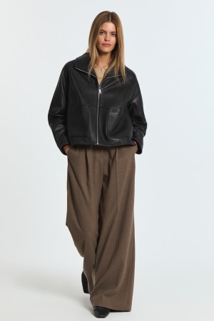 куртка из натуральной кожи фотография