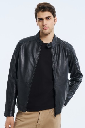 куртка из натуральной кожи фотография