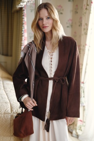 куртка из натуральной замши фотография