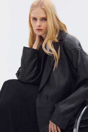 куртка-пиджак из натуральной кожи фотография