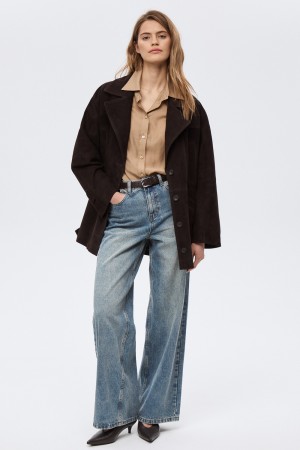 куртка-пиджак из натуральной замши фотография