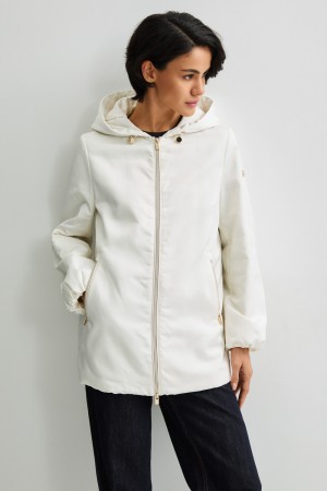 куртка с капюшоном фотография