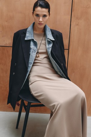 макси-платье без рукавов фотография