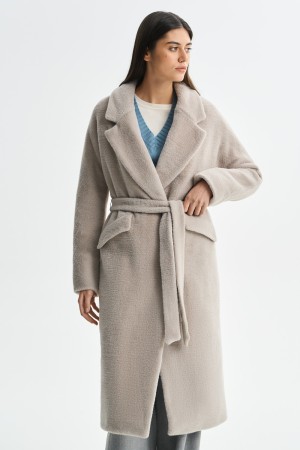 пальто из шерсти с поясом фотография