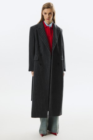 пальто с поясом фотография