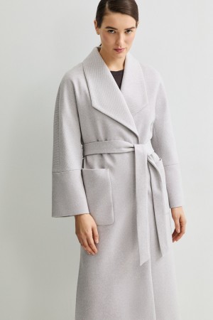 пальто с поясом фотография