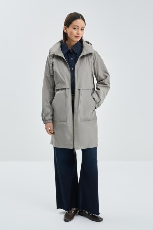 плащ с капюшоном фотография