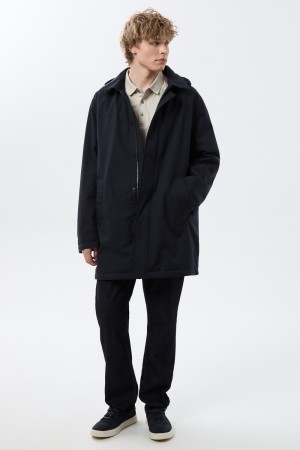 плащ с капюшоном фотография