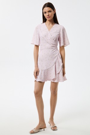 платье с цветочным принтом фотография