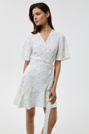 платье с поясом фотография