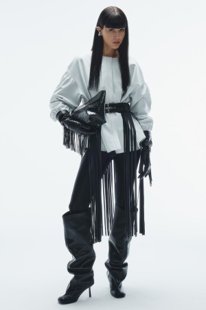 пояс с бахромой из натуральной кожи фотография