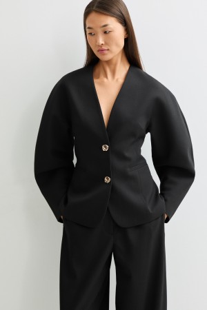 приталенный жакет фотография