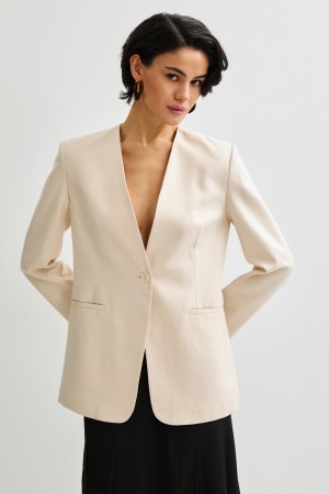 приталенный жакет фотография