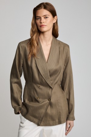 приталенный жакет фотография