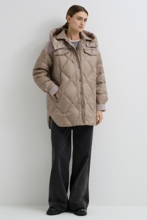 пуховик с капюшоном фотография