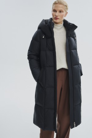 пуховик с капюшоном - верхняя одежда из спандекса 