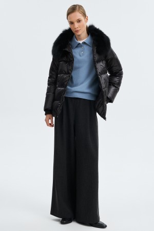 пуховик с меховой отделкой фотография