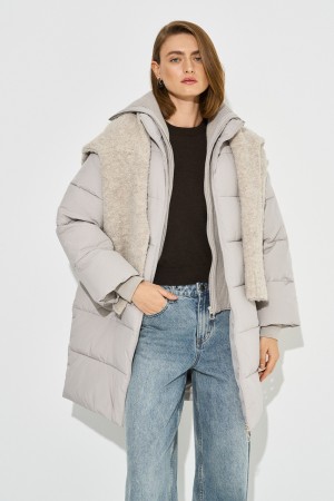 пуховик с трикотажной вставкой фотография