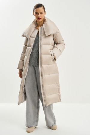 пуховик с воротником-стойкой фотография