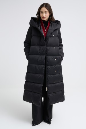 пуховое пальто с капюшоном фотография