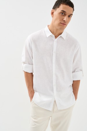 рубашка изо льна и хлопка фотография