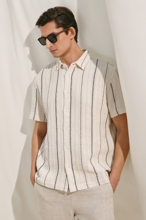 рубашка в полоску фотография