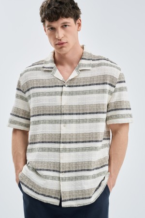 рубашка в полоску фотография