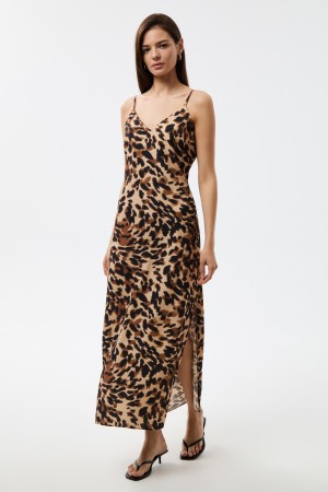 сарафан с анималистичным принтом фотография