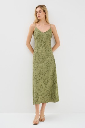 сарафан с вышивкой фотография