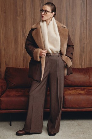 шарф из искусственного меха фотография