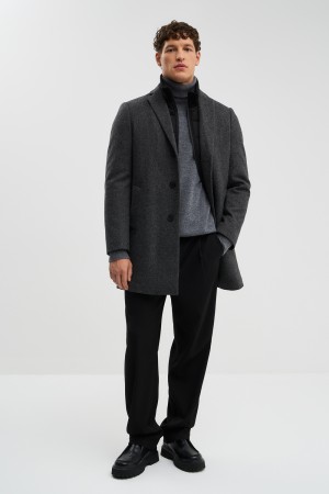 шерстяное пальто фотография