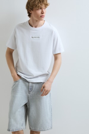 шорты из денима фотография