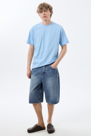 шорты из денима фотография