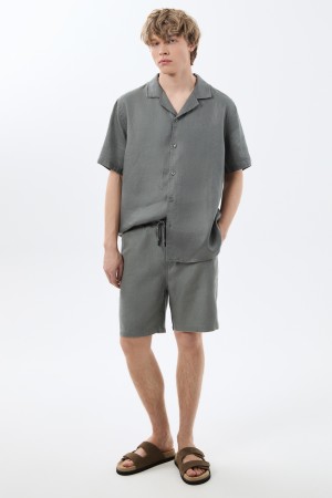 шорты изо льна фотография