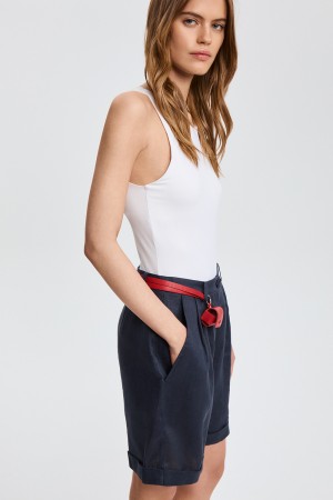 шорты изо льна фотография