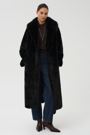 шуба из искусственного меха с поясом фотография