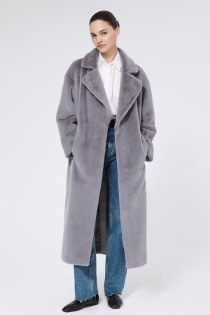 шуба из искусственного меха с поясом фотография