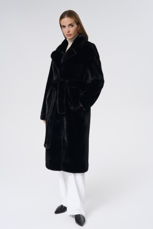 шуба из искусственного меха с поясом фотография