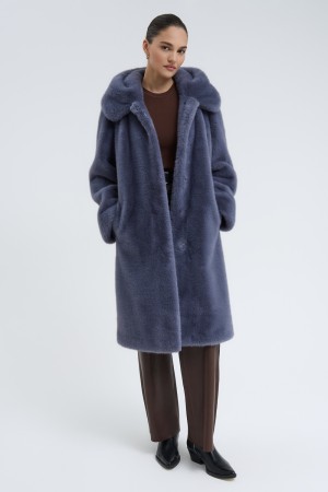 шуба из искусственного меха с поясом фотография