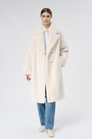 шуба из искусственного меха фотография