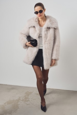 шуба из искусственного меха фотография