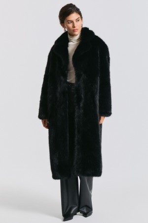 шуба из искусственного меха фотография