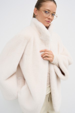 шуба из искусственного меха фотография